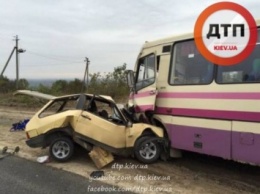 В ДТП с автобусом во Львовской обл. 1 человек погиб, трое пострадали