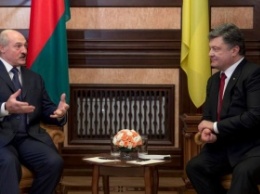 Порошенко поздравил Лукашенко с переизбранием на должность президента Белоруссии