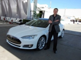 Tesla Model S получит возможность автопилота уже на этой неделе