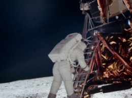 Фотографии экспедиции на Луну вдохновили американского оператора "превратить" их в научно-популярный фильм