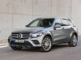 Mercedes-Benz выходит в лидеры по продажам премиальных авто