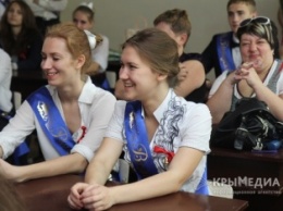 Крымские школьники смогут не сдавать ЕГЭ еще один год