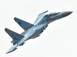 Порошенко в Запорожье передал пилотам ВВС два модернизированных самолета Су-27