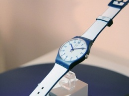 Швейцарская Swatch представила смарт-часы, с помощью которых можно оплачивать покупки
