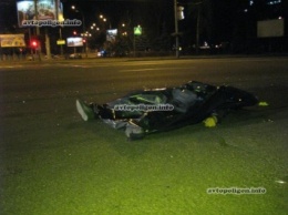 ДТП в Киеве: на Броварском проспекте автомобиль сбил насмерть пешехода и скрылся с места ДТП. ФОТО