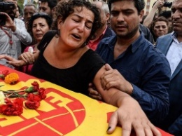 Премьер-министр Турции уточнил число жертв теракта в Анкаре