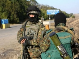 Трое украинских военных получили ранения, подорвавшись на фугасе на границе с РФ