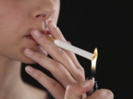 Ученые: У женщин больше шансов бросить курить, чем у мужчин