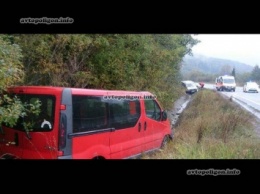 ДТП на Закарпатье: в столкновении Renault Trafic с Mercedes Vito пострадал человек. ФОТО