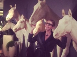 Ксения Собчак порадовала фанатов семейной фотографией с лошадями