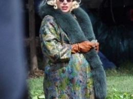 Леди Гага показала беременный живот