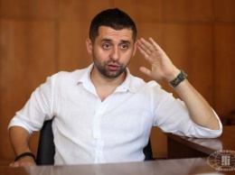 Военная прокуратура открыла уголовное дело на николаевского волонтера Давида Арахамию