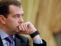 Медведев: Снизить зависимость России от нефти и газа выходит "не очень"