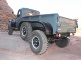 Американские тюнеры построили шестиколесный ретро-пикап Dodge Power Wagon
