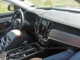 Фотошпионы рассекретили интерьер Volvo S90