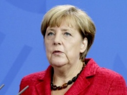 Меркель: транзитные зоны не означают закрытия немецких границ