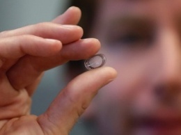 Google разработал «умные» контактные линзы, работающие от солнечной энергии