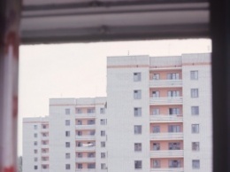 В Одессе психически нездоровый мужчина пытался выброситься с балкона 4-го этажа