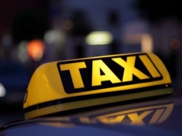 Трое подростоков напали на таксиста
