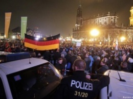 СМИ: Марш правопопулистов в Дрездене привел к жестким столкновениям