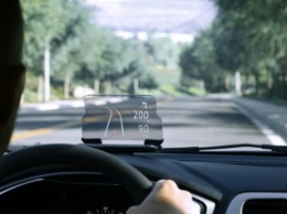 Разработан бюджетный голографический экран для автомобилей