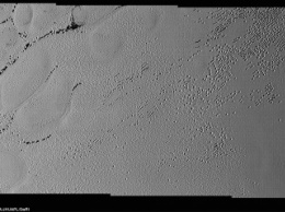 NASA обнаружило на поверхности Плутона загадочные червоточины