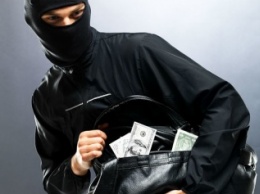 Студенты ПТУ ограбили николаевца, отобрав у него телефон, часы и деньги