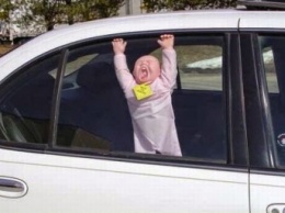 Психологи выяснили, чем родители раздражают детей в поездках на авто