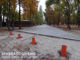 В Кривом Роге реконструируют сквер «Содружества» и аллею в парке Богдана Хмельницкого (фото)