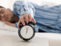 Ученые: Большинство британцев спят менее 5 часов в сутки