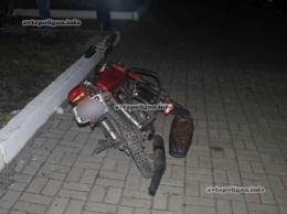 ДТП в Винницкой области: под колесами поезда погибли двое студентов на мотоцикле. ФОТО