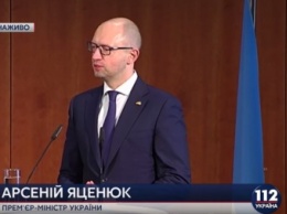 Яценюк заявляет о положительной динамике по вложению депозитов в украинский банковский сектор