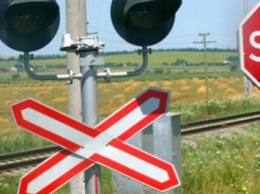 Маршрутка с людьми едва не угодила под поезд в Николаевской области