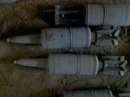В Донецкой обл. СБУ обнаружила два тайника с танковыми снарядами и гранатометами