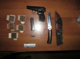 Славянская милиция задержала военного, пытавшегося вывезти оружие из зоны АТО