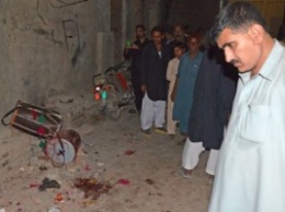 В Пакистане в результате нападения смертника со взрывчаткой погибли 16 и ранены около 30 мусульман-шиитов