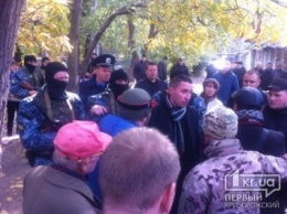 День «тишины» в Кривом Роге: обыск у кандидата УКРОПа, вооруженные спецназовцы и «неожиданная» граната