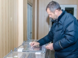 В Днепропетровске и области продолжают фиксировать махинации на выборах, - корреспондент