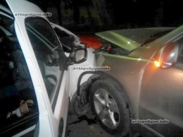 ДТП в Мукачево: водитель Renault протаранил Skoda и VW - пострадали четверо. ФОТО