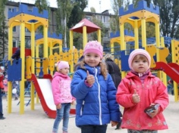 На Ингульце появилась новая детская площадка (фото)