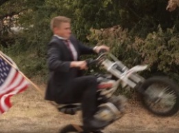 Техасский юрист выпустил рекламу с мотоциклом