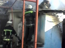 В Николаевской области спасатели ликвидировали пожар жилого дома и хозпостройки