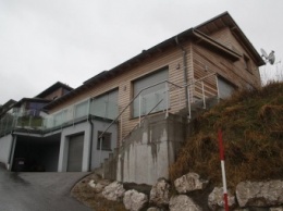 Австрийский журналист: сын Азарова выставил на продажу дом в Штирии