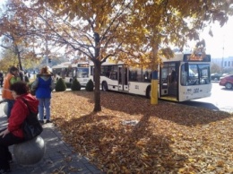 В Запорожье 2 новых троллейбуса прямо с презентации отправились на маршрут