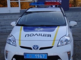 Львовских полицейских уволили за отдых в патрульной машине