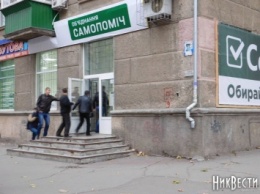 У штаба Сенкевича очереди - сотни николаевцев приходят записываться работать на избирательных участках