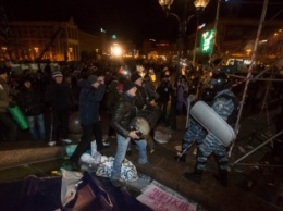 "Кому-то нужен крайний - это не Шевчук", - в Николаеве пикетируют заседание суда о силовом разгоне Евромайдана