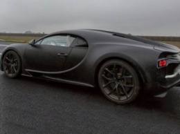 Bugatti Chiron сфотографирован вблизи в Италии