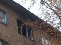 В Киеве на Подоле горела коммунальная квартира, пострадал 22-летний парень