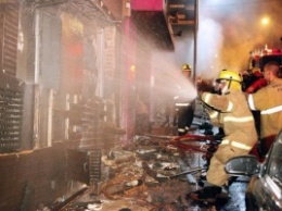 Число жертв пожара в ночном клубе Бухареста увеличилось до 38